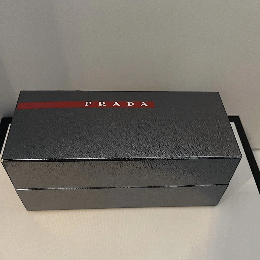 Prada Box - Picture 3 of 8